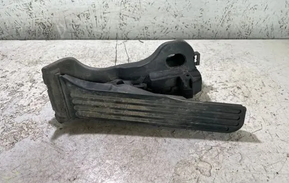 Volkswagen Golf V Accelerator throttle pedal 1K1721503P