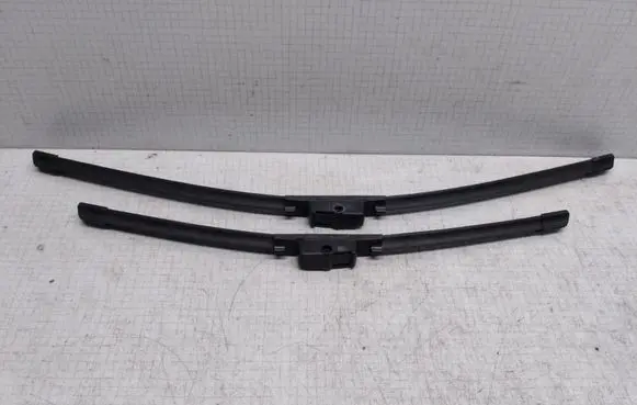 Volkswagen Golf V Windshield/front glass wiper blade 75420A 75513C