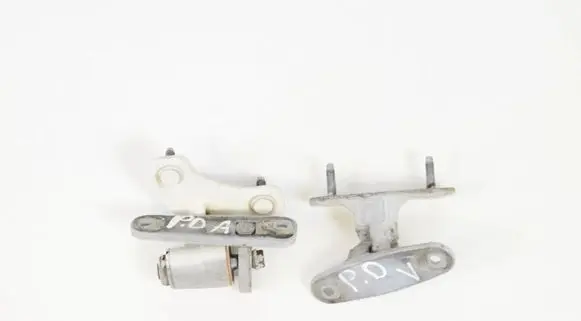Mercedes-Benz C W204 Front door upper hinge 