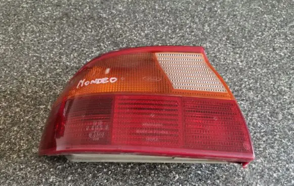 Ford Mondeo MK I Rear/tail lights 93BG13N004BA