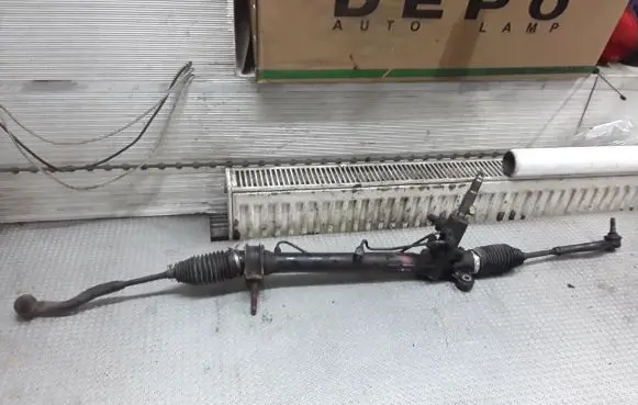 Toyota Yaris Steering rack 31134080