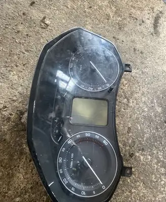 Skoda Octavia Mk2 (1Z) Speedometer (instrument cluster)