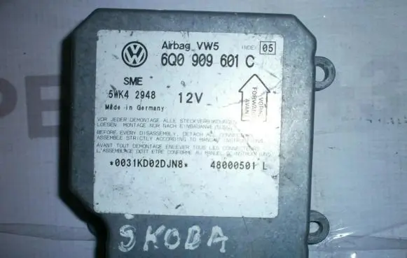 Skoda Fabia Mk1 (6Y) Airbag control unit/module 6q0909601c 5WK42948