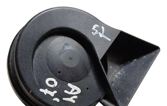 Audi A4 S4 B7 8E 8H Horn signal 8E0951221A E1000233