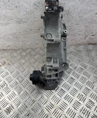 Nissan X-Trail T32 Generator/alternator bracket 117103703R