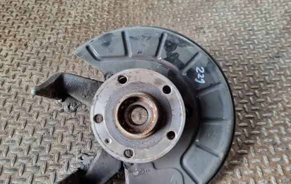 Skoda Yeti (5L) Front wheel hub