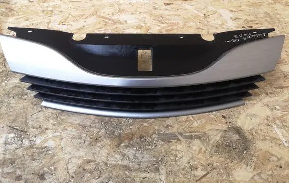 Renault Laguna II Front bumper upper radiator grill 8200012581 42137