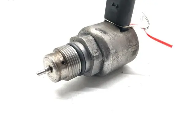 Mercedes-Benz GLK (X204) Fuel pressure sensor 28280799
