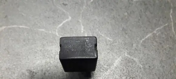 Alfa Romeo 156 Fuel pump relay 465204112