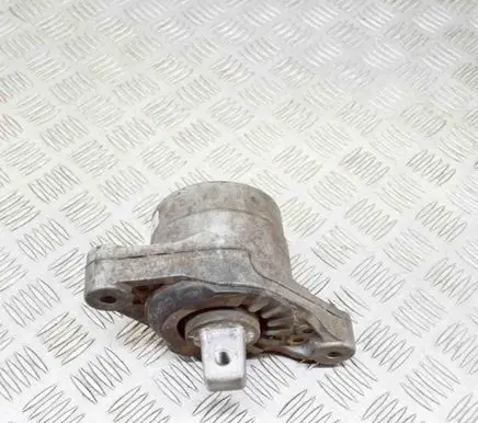Maserati Quattroporte Engine mount bracket 06700048710 6700048710
