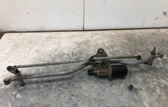 Volkswagen Multivan T5 Front wiper linkage and motor 7E1955113B