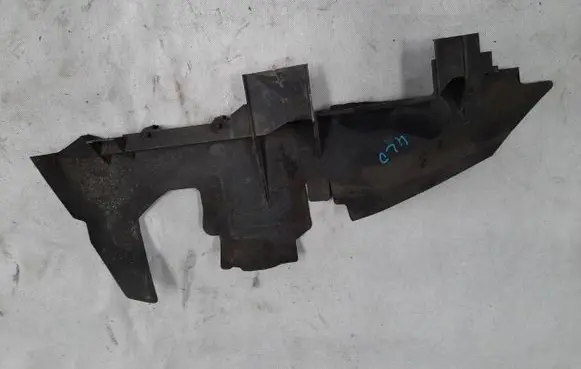 Audi Q7 4L Radiator trim 4L0121283A