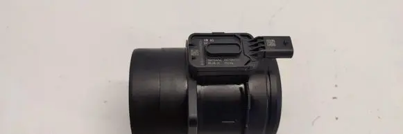Volkswagen Tiguan Mass air flow meter 05L906461B