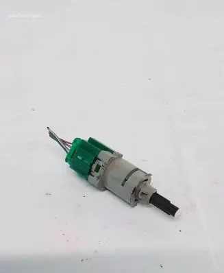 Opel Crossland X Brake pedal sensor switch 9818232480