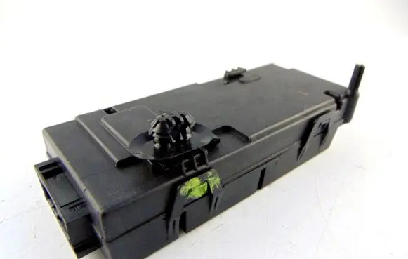 Peugeot 5008 Trunk lid opening control unit 