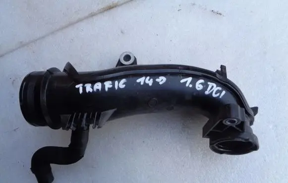 Renault Trafic III (X82) Turbo air intake inlet pipe/hose 165752889R