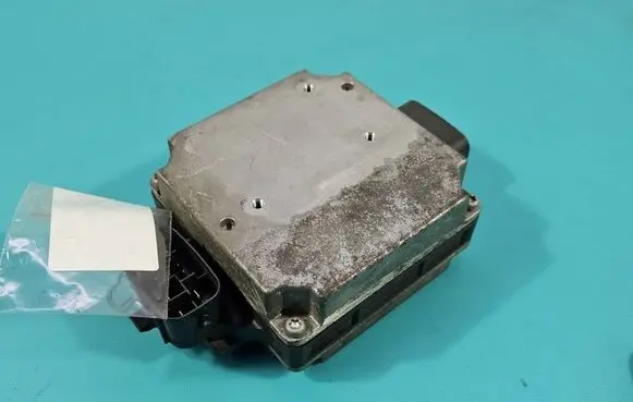 Lexus RX 330 - 350 - 400H Central body control module 8965048010 IMPRK1600593