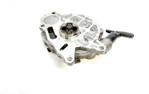 Volkswagen Touran II Vacuum pump 03L145100F