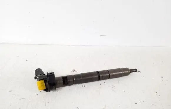 Audi A3 S3 8P Fuel injector 03L130277