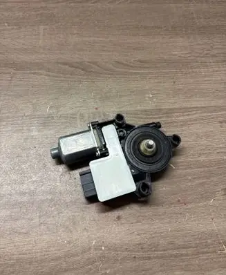 Seat Ibiza V (KJ) Front door window regulator motor E850206010 170520