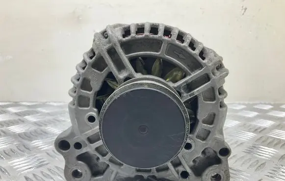 Audi Q3 8U Generator/alternator 03L903023