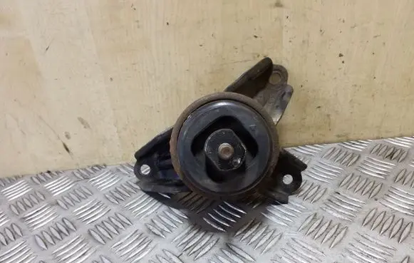 KIA Sportage Engine mount bracket