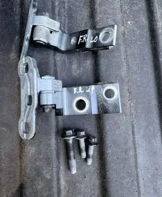 Volvo V60 Front door hinge set 31457959 31457957