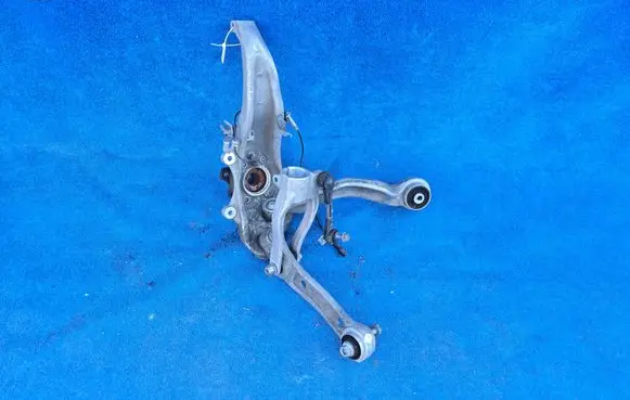 BMW 7 G11 G12 Front wheel hub spindle knuckle 31206884379 6884379