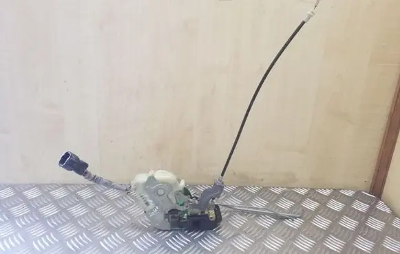 KIA Sorento Front door lock