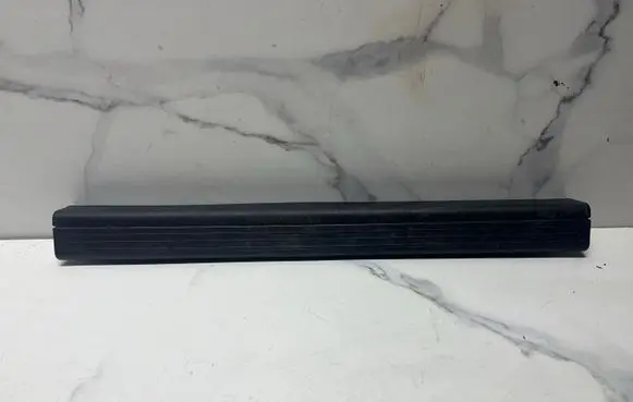 Mercedes-Benz C W204 Front sill trim cover A2046860036 5050922