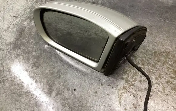 Mercedes-Benz C W203 Front door electric wing mirror 413133417