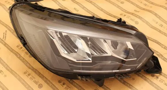Peugeot 2008 II Headlight/headlamp 9833036180