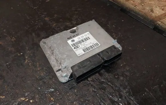 Skoda Fabia Mk1 (6Y) Engine control unit/module 036906034KE