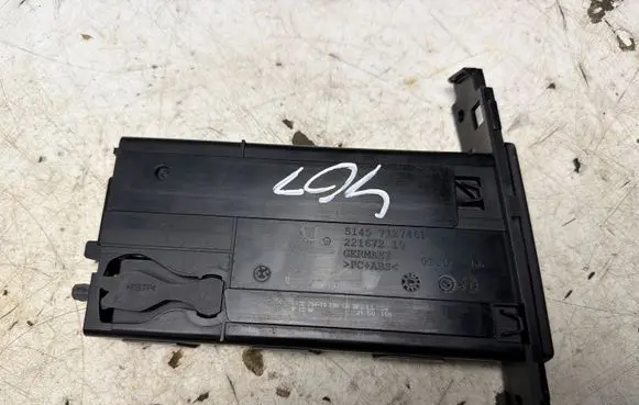 BMW 3 E90 E91 Cup holder 22167210