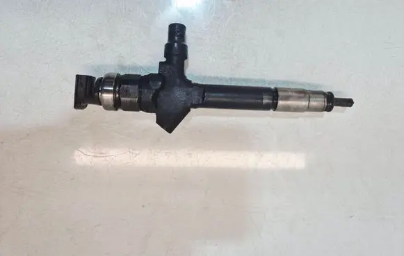 Mazda 5 Fuel injector RF7J13H50