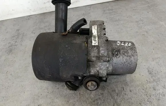 Peugeot 407 Power steering pump 