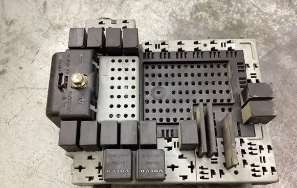 Volvo V70 Fuse module 08697207 0308028 160501656