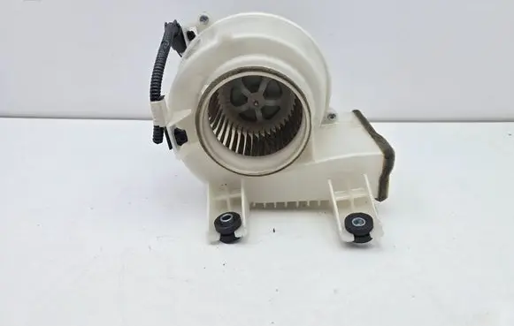 Toyota RAV 4 (XA40) Hybrid/electric vehicle battery fan G923048070