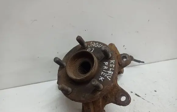Jaguar X-Type Front wheel hub