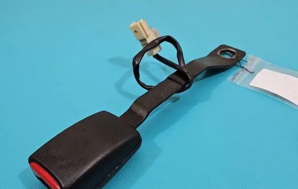 Suzuki Grand Vitara II Front seatbelt IMPRK1512682