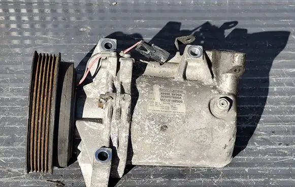 Nissan Juke I F15 Air conditioning (A/C) compressor (pump) 926003VD0A M213F142005