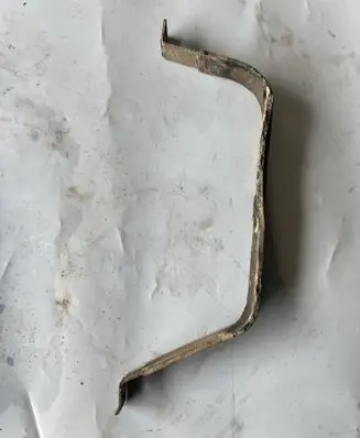 Opel Frontera B Fuel tank mounting bracket 