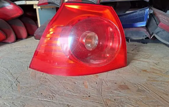 Volkswagen Golf V Rear/tail lights 1K6945095N 02S028490102