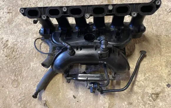 BMW 5 E60 E61 Intake manifold 752036810 12040600467 51750610