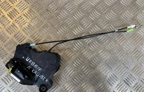 Toyota Urban Cruiser (XP110) Front door lock