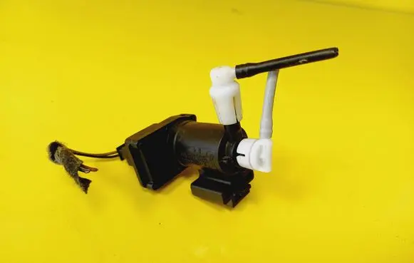 Mercedes-Benz CLK A209 C209 Turbo solenoid valve A2038000178