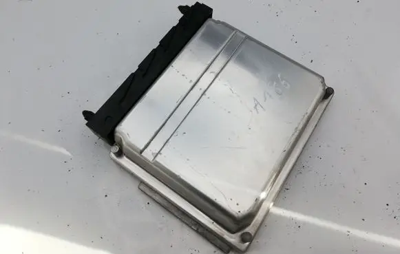 Volvo XC90 Engine control unit/module 0261207809 1039S00000 08675761