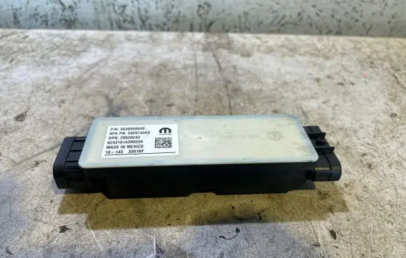 Chrysler Pacifica Sliding door control unit/module 68369596AB 5926743AK 28626243