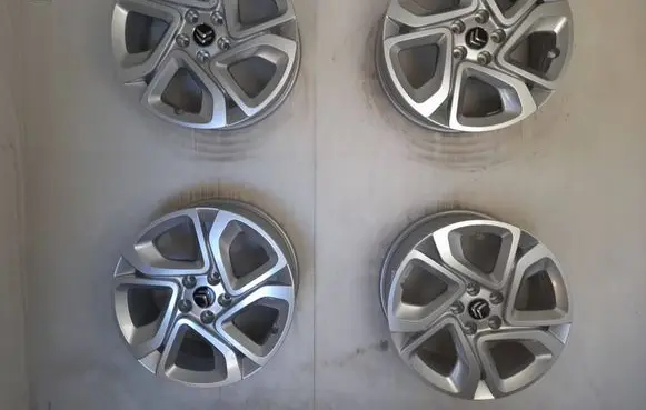 Citroen C5 Aircross R17 alloy rim 9818082477