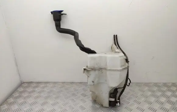 Volvo XC70 Windshield washer fluid reservoir/tank 30784233 30784234